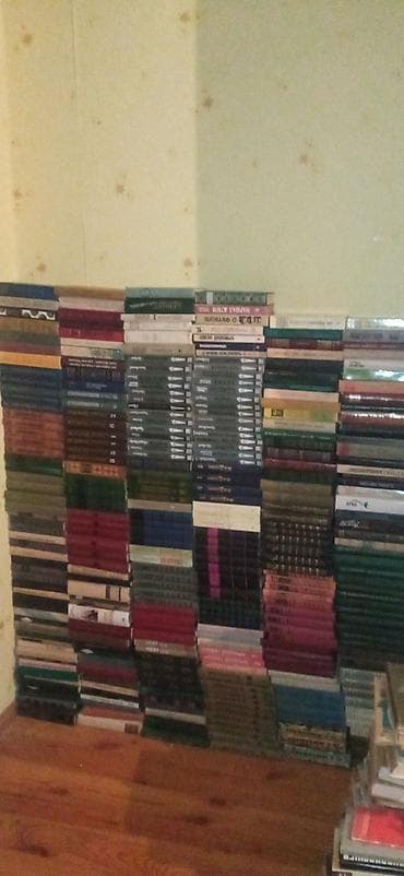 Школьные учебники: Knigi po 1 manatu — 1