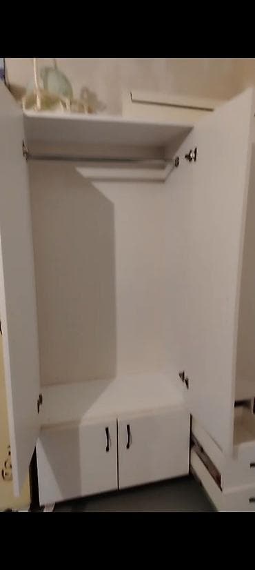 3 qapılı, Güzgülü, Ağ, Digər material, Açılan, Düz dolab