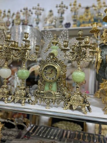 işlənmiş saat: Hundurluk 42 sm
Material bronza ve mermer — 1