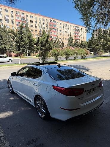 kia optima farasi: Kia Optima sedan – ağ rəng, Turbo versiya. Xarici görünüş: - Aqressiv — 4