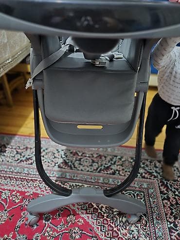 Uşaq yemək stulu – çoxfunksiyalı, təkərli, tünd boz rəng