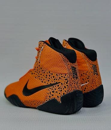 кроссовки nike: Nike yüksəkboğaz basketbol krossovkaları – narıncı/qara rəng sxemi - — 3