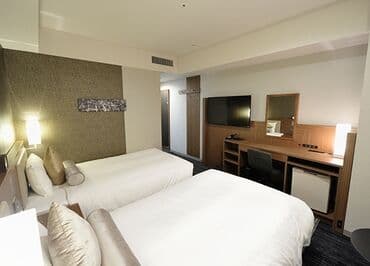 Hotel bir gun 20 azn global hotel zeng edim whatsapa yazin yer bron