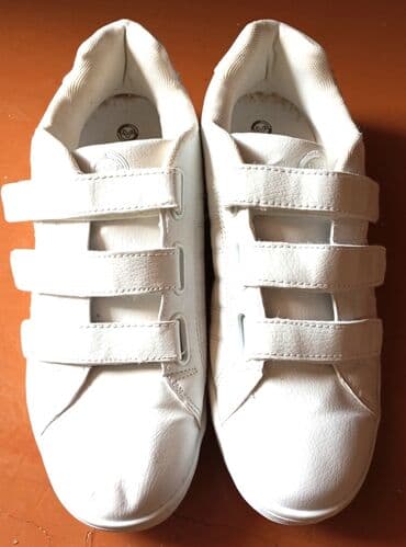 kişilər ucun qacış krossovkaları: İspaniyanın "VİkTory" firmasının krassovkası,43 razmeri az — 1