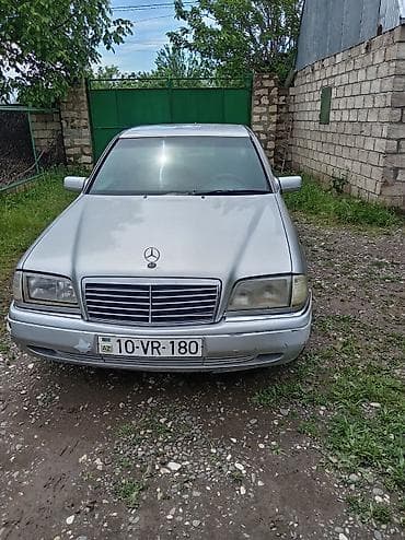 cobalt bar: Mercedes-Benz C-Class: 1.8 l | 1996 il Sedan — 10
