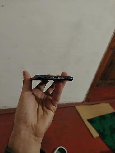 iphone 8 plus satilir: IPhone X, Qara, Face ID — 2