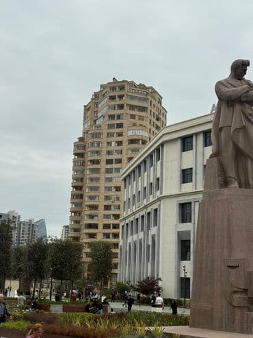 mənzil az: 🏬otaq sayı: 3 🏬ümumi sahəsi: 125 м² 🏬mərtəbə: 22/18 💵qiymət: 1200₼ — 9