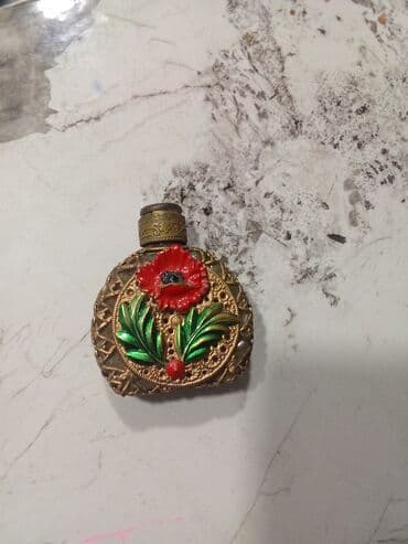 Qədimi ətir flakonu / dekorativ butulka - Material: metal korpus