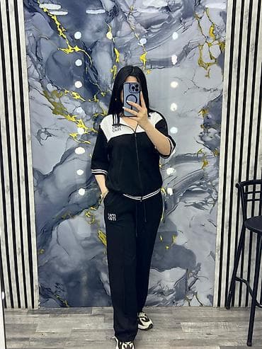 adidas dest: Qadınlar üçün iki hissəli idman dəsti - Üst: fermuarlı, qısaqol — 3