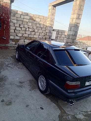 BMW 3 series: 1.8 l | 1994 il Sedan