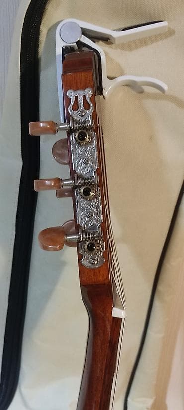 Гитары: Elektro-akustik klassik gitara + çantası - Korpus: kəsimli (cutaway) — 4