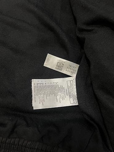 Orginal Adidas. 2-3 dəfə geyinilib. Təzə kimidir. 120$ alınıb. Unisex — 2