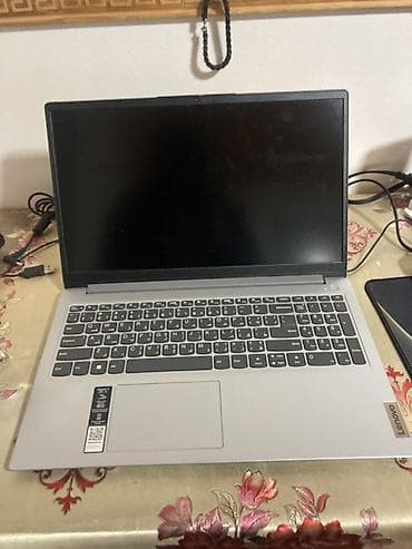 Lenovo noutbuk – 15.6" ekranlı, gümüşü korpus. Notbuk iphone ilə