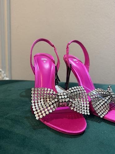 zara dest: Zərif, parlaq fuşya rəngli qadın sandal. Açıq burunlu, nazik — 2