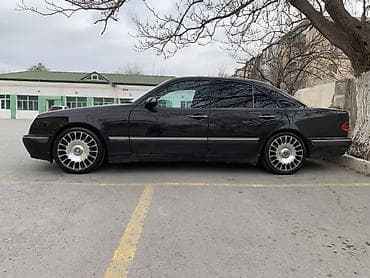 mersedes kapot: Mercedes-Benz E-Class (W210) sedan - Kuzov: qara rəng, 4 qapılı — 1
