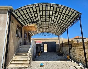 Metall karkaslı, tağvari (konsollu) həyət örtüyü və darvazaüstü naves
