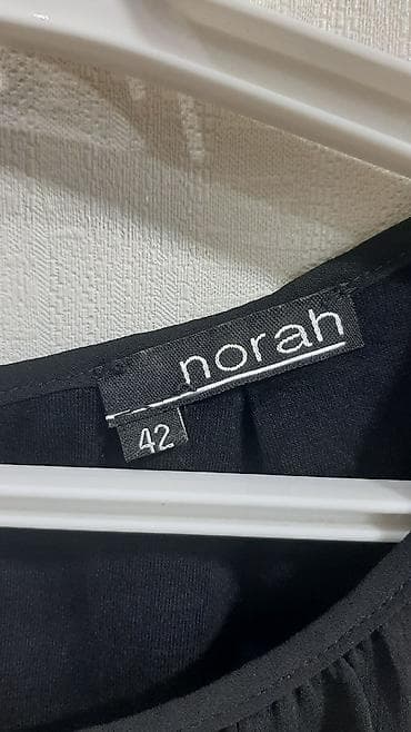 eyaqabı: Norah qadın bluzası – ölçü 42 - Rəng: qara - Model: qolsuz, dairəvi — 2
