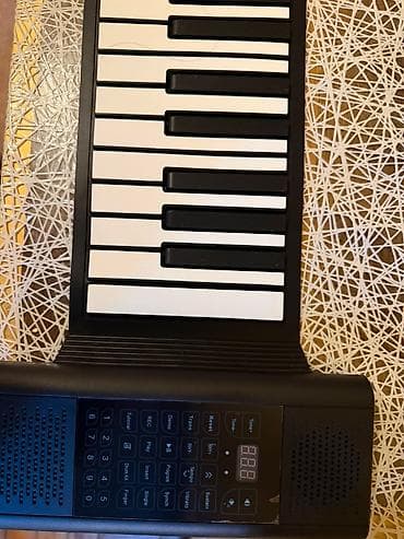 akustik gitara simi: Roll up piano. 88 klavişlidir və tam işlək vəziyyətdədir — 4