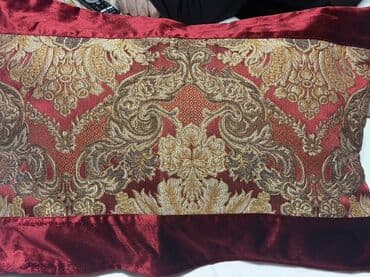 Rəng - Qırmızı Balış üzü