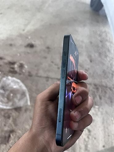 apl 13: IPhone 13, 256 GB, Midnight, Face ID, Simsiz şarj — 5
