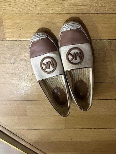 Michael Kors qadın espadrilləri
Original
38 razmerdi