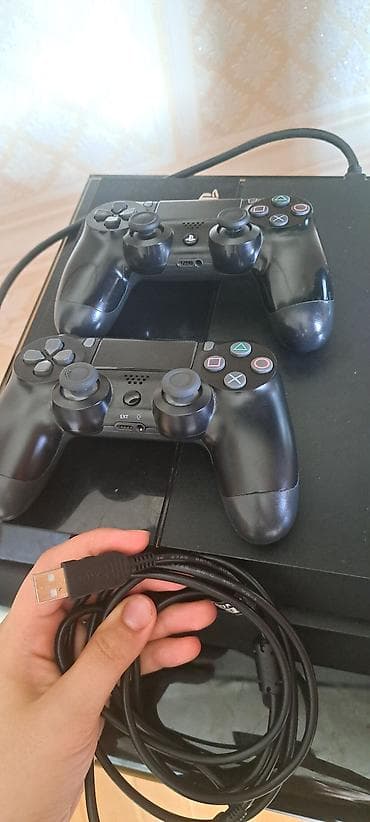 hdm: Sony PlayStation 4 (PS4) oyun konsolu komplekti Komplekt: - PS4 — 1