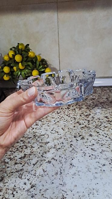 unitaz yeni: Məhsul: Şüşə külqabı Təsvir: - Material: qalın, şəffaf şüşə - Forma — 2