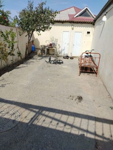 xirdalan mehdi huseynzade: Həyət evi - Geniş, hasarlı həyət sahəsi: beton örtüklü, meyvə ağacı — 1