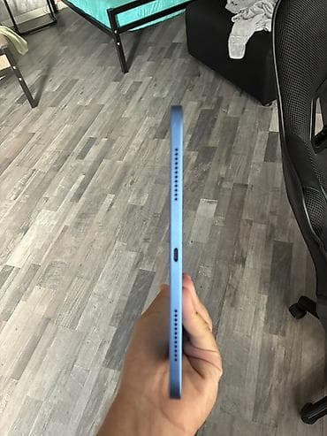 Планшеты: Б/у Apple iPad 10 (2022), 10,9", < 64 ГБ, Бесплатная доставка, Платная доставка — 4