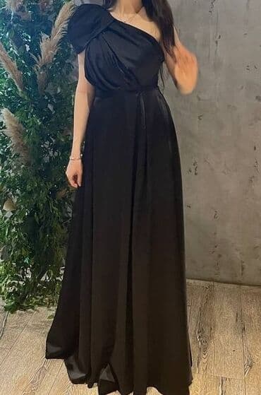 S razmer qara don. 1 dəfə geyinilib. Səliqəli və keyfiyyətli dondur