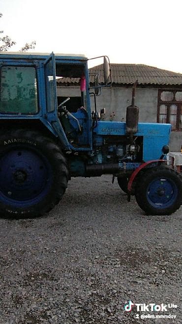 15 teker: Belarus MTZ-82 traktoru - Rəng: mavi, tam kabinli - Ön və arxa — 2
