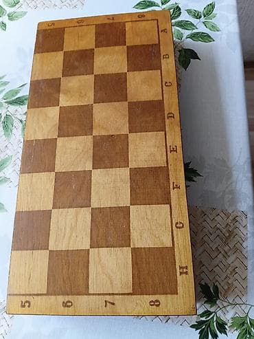 gitara qara: Taxta şahmat dəsti - Material: cilalanmış ağacdan hazırlanmış lövhə — 3