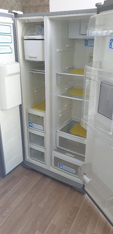 2 двери Beko Холодильник Продажа, цвет - Серебристый, С диспенсером — 2