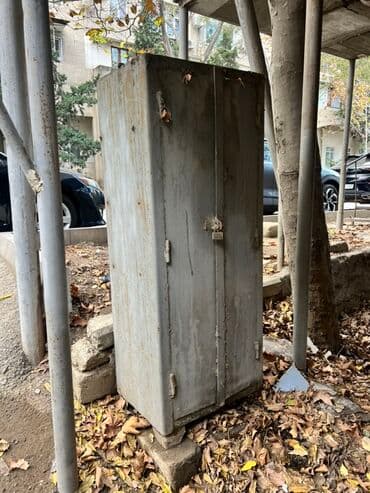 qaynaq utusu: Açılan, 2 qapılı Düz dolab — 1