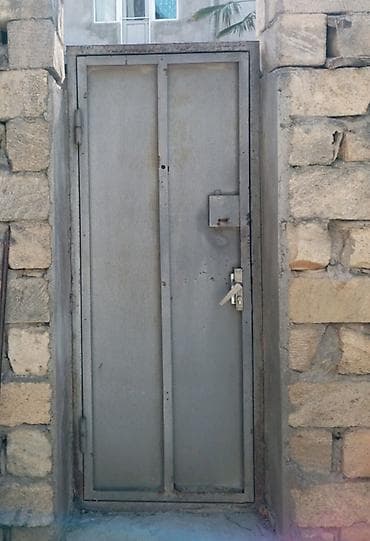 dam: İşlənmiş Giriş qapısı Ünvandan götürmə — 2