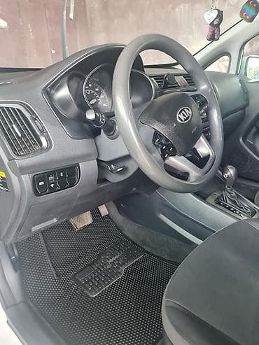 toyota satış mərkəzi: Kia Rio: 1.6 l | 2013 il Sedan — 5