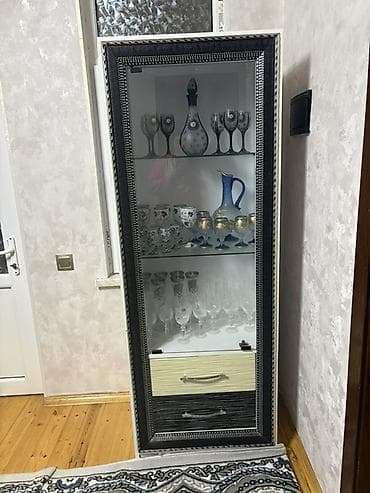 isqaflar: Şüşəli dolab vitrini, İşlənmiş, Ünvandan götürmə, Ödənişli çatdırılma, Rayonlara çatdırılma — 2