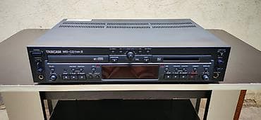 mikrofon mini: TASCAM MD-CD1mkII – peşəkar CD/MD kombinə edilmiş pleyer/rekorder — 2