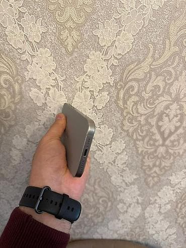 iphone dubay 15: IPhone 15 Pro, 128 GB, Natural Titanium, Face ID — 10