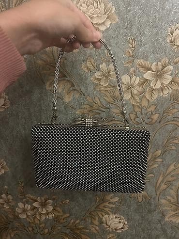 xbox gamepad: 35 azn alinib.20 azn satilir cəmi 1 defe goturulub.Qaşları falan her — 1