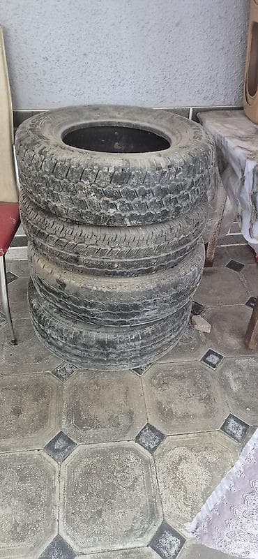 Məhsul: Avtomobil təkərləri dəsti (4 ədəd) Təsvir: - 4 ədəd eyni