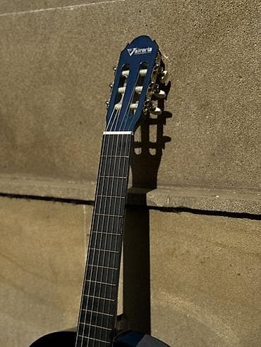 gitar amfisi: Valencia klassik gitara – mavi-sunburst rəngli korpus - Brend/model — 2