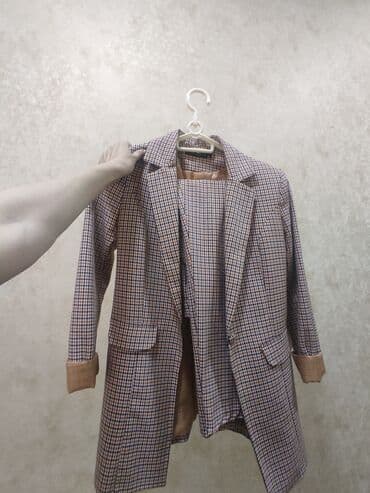 klassik geyim: S Razmer Kostyum Satilir.Catdirilma Azadliga ve Bineqedi sentralni — 1