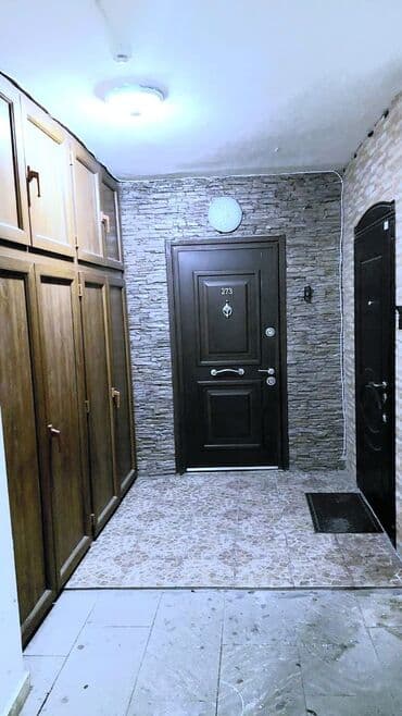 28de kiraye evler: Montində Kosmos y/ kompleksində 18/10 u 3 otaq 136 kv əla təmirli — 1