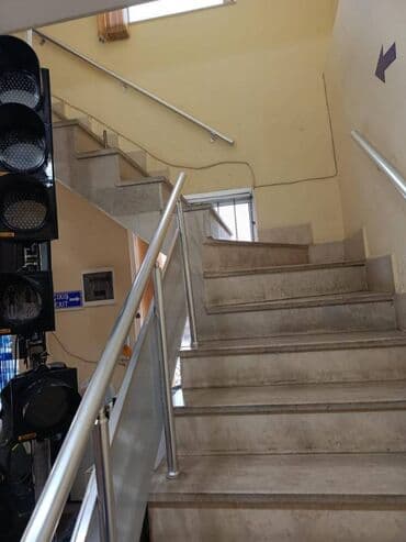 kiraye kafe verirem: Obyekt teze bazarin yaninda(kohne) yerlesir.Obyekt 3 mertebeli 8 — 6