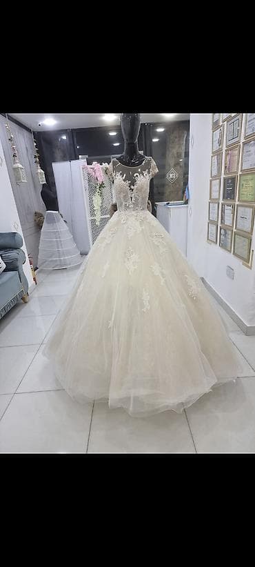 Gelinlik paltarı, 900 manata alınıb heç geyinilmiyib, çox ucuz