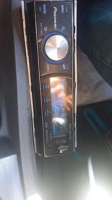 Pioneer avtomobil maqnitolası - Model: Pioneer 1-DIN ön panel