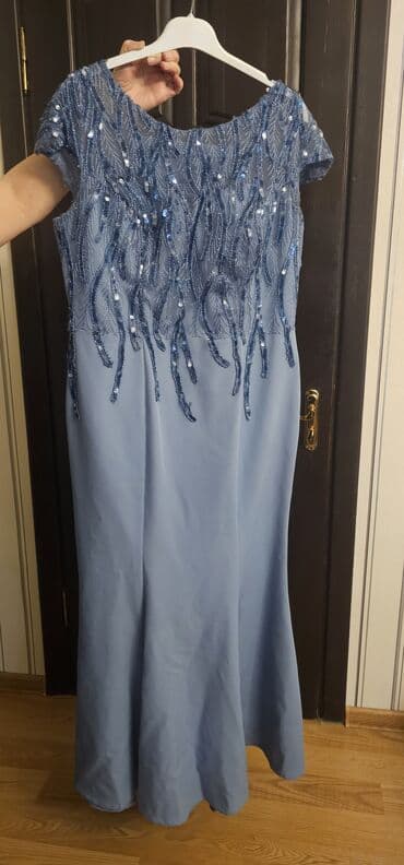 Zərif mavi rəngli ziyafət donu - Model: qısa qollu, baldırdan aşağı