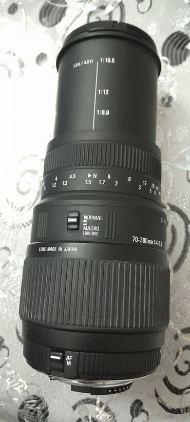 Bu, rəqəmsal fotoqrafiya üçün nəzərdə tutulmuş çox yönlü kamera