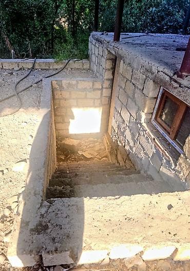 kənd: Satılır: yarımçıq tikili həyət evi - Layihə: daş divarlı, iri eyvanlı — 2